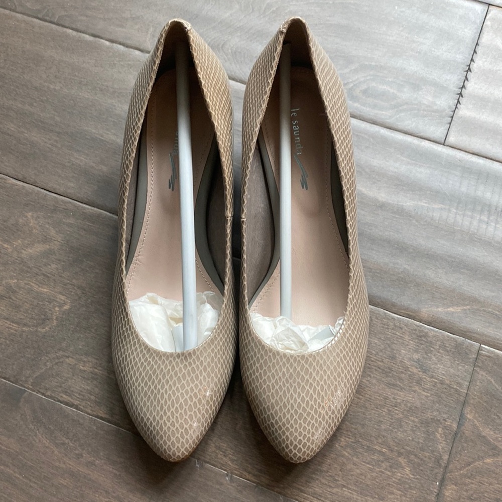 Le Saundra leather heels